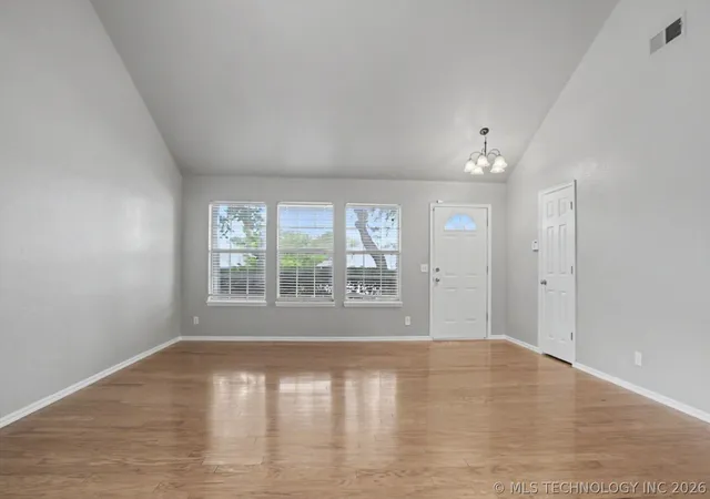 Photo 4 of Sale Pending at 11245 S Nandina Ave, Jenks, OK 74037 | MLS# 2616767 | Listing updated on 2026-09-01