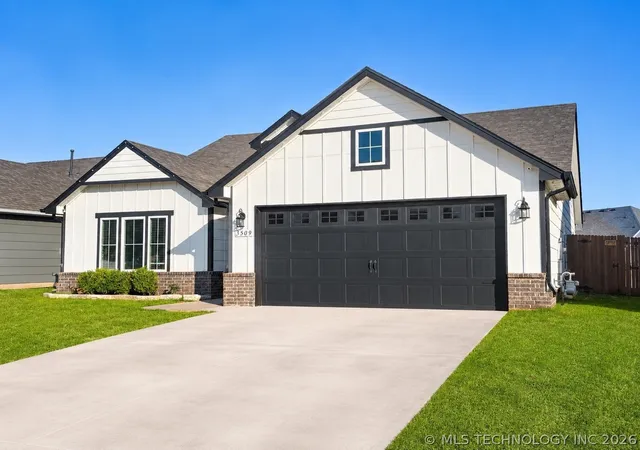 Photo 1 of Single family home for sale at 3509 E Sandusky St, Broken Arrow, OK 74014 | MLS# 2616936 | Listing updated on 2026-09-06