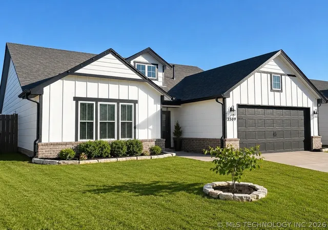 Photo 2 of Single family home for sale at 3509 E Sandusky St, Broken Arrow, OK 74014 | MLS# 2616936 | Listing updated on 2026-09-06