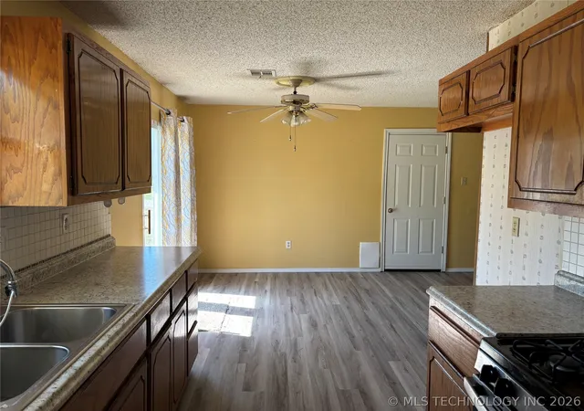 Photo 3 of Single family home for sale at 901 N Kern Ave, Okmulgee, OK 74447 | MLS# 2617124 | Listing updated on 2026-09-14
