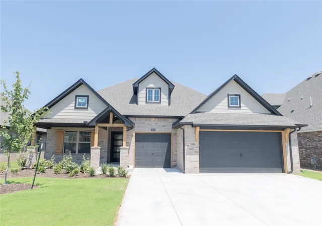 Photo 1 of Sale Pending at 2912 E Northampton St, Broken Arrow, OK 74014 | MLS# 2617046 | Listing updated on 2026-09-11