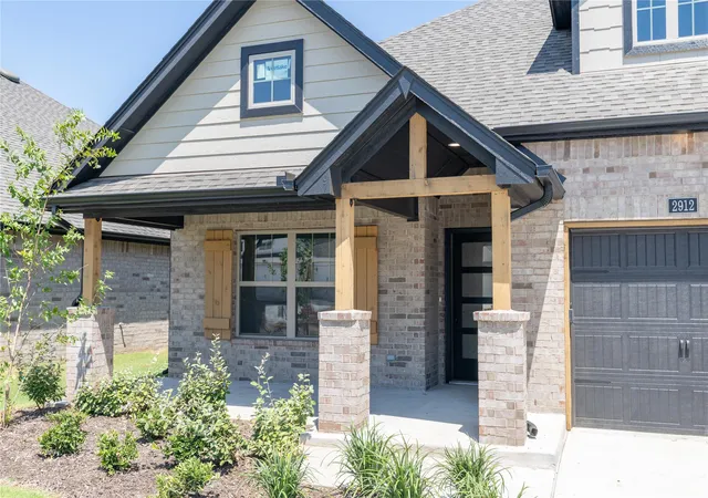 Photo 2 of Sale Pending at 2912 E Northampton St, Broken Arrow, OK 74014 | MLS# 2617046 | Listing updated on 2026-09-11