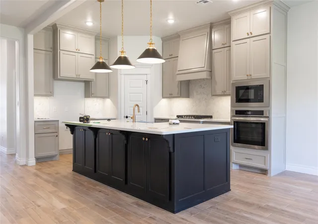 Photo 3 of Sale Pending at 2912 E Northampton St, Broken Arrow, OK 74014 | MLS# 2617046 | Listing updated on 2026-09-11