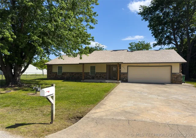 Photo 2 of Single family home for sale at 23712 E 104th Street S, Broken Arrow, OK 74014 | MLS# 2536004 | Listing updated on 2026-09-14