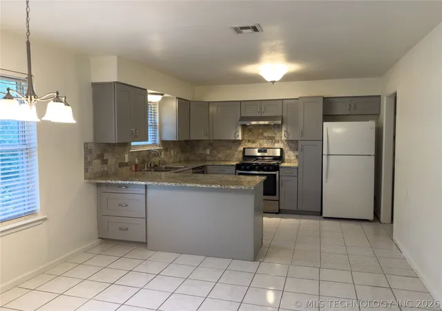 Photo 3 of Single family home for sale at 23712 E 104th Street S, Broken Arrow, OK 74014 | MLS# 2536004 | Listing updated on 2026-09-14