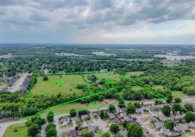 Photo 3 of Sale Pending at 004 S Elwood Ave, Glenpool, OK 74033 | MLS# 2617128 | Listing updated on 2026-09-08