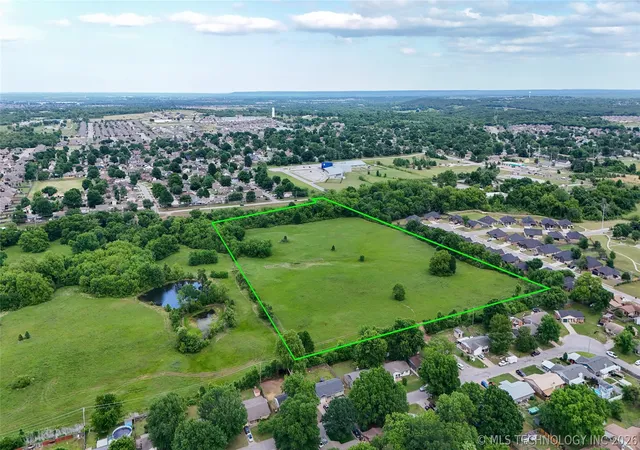 Photo 1 of Sale Pending at 007 S Elwood Ave, Glenpool, OK 74033 | MLS# 2617130 | Listing updated on 2026-09-08