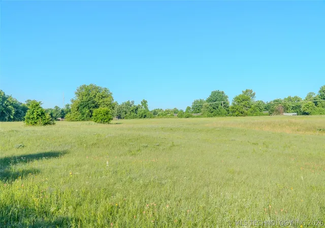 Photo 3 of Sale Pending at 007 S Elwood Ave, Glenpool, OK 74033 | MLS# 2617130 | Listing updated on 2026-09-08