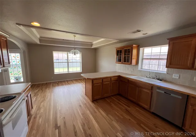 Photo 3 of Single family home for sale at 10766 E 121st Street N, Collinsville, OK 74021 | MLS# 2617311 | Listing updated on 2026-09-14