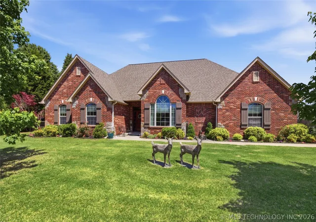 Photo 2 of Single family home for sale at 16657 E 79th Street, Owasso, OK 74055 | MLS# 2617422 | Listing updated on 2026-09-10