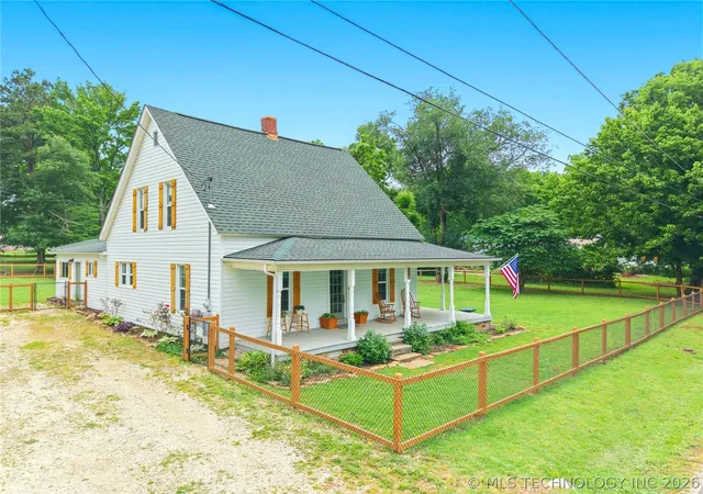 Photo 2 of Single family home for sale at 202 W Graham St, Prairie Grove, AR 72753 | MLS# 2617443 | Listing updated on 2026-09-14