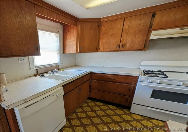 Photo 4 of Sale Pending at 701 N Grant Ave, Sand Springs, OK 74063 | MLS# 2617342 | Listing updated on 2026-09-13