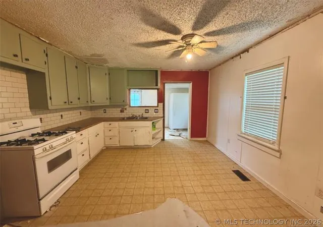Photo 4 of Single family home for sale at 26945 S 206 Road, Henryetta, OK 74437 | MLS# 2617573 | Listing updated on 2026-08-30