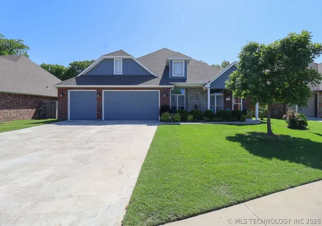 Photo 1 of Single family home for sale at 7605 N 144th Avenue E, Owasso, OK 74055 | MLS# 2617450 | Listing updated on 2026-09-07