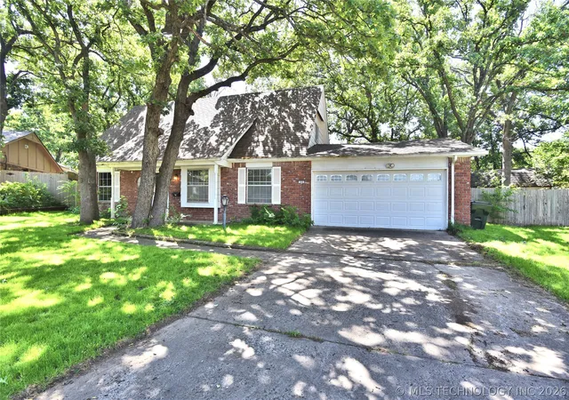 Photo 2 of Sale Pending at 316 Redbud Ct, Sand Springs, OK 74063 | MLS# 2616723 | Listing updated on 2026-08-31