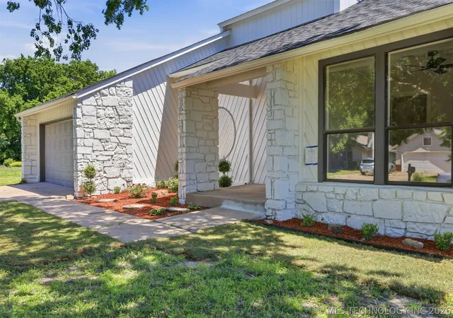 Photo 3 of Single family home for sale at 3829 S 117th Eastavenue, Tulsa, OK 74146 | MLS# 2617356 | Listing updated on 2026-09-03