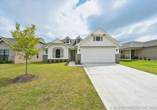 Photo 3 of Sale Pending at 13404 E 123rd Place N, Collinsville, OK 74021 | MLS# 2617577 | Listing updated on 2026-09-08