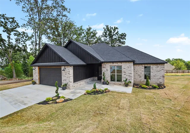 Photo 30 of Single family home for sale at 685 Woodlands Dr, Tahlequah, OK 74464 | MLS# 2617784 | Listing updated on 2026-10-21