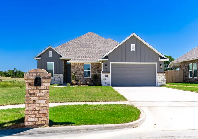Photo 1 of Single family home for sale at 203 S 25th Street, Collinsville, OK 74021 | MLS# 2617815 | Listing updated on 2026-09-14