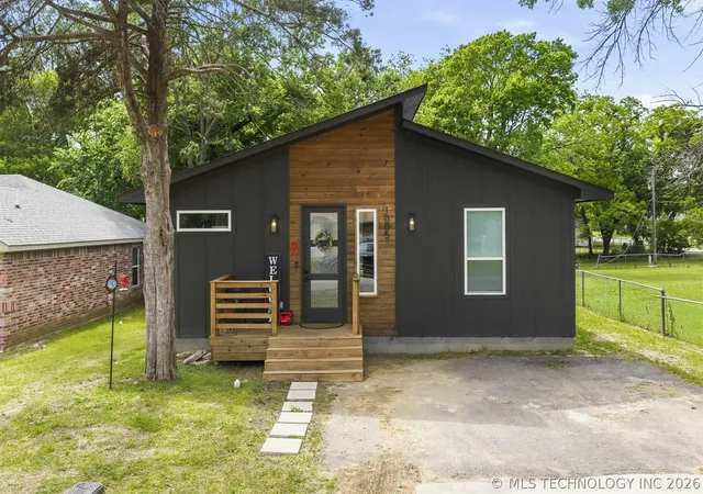 Photo 1 of Single family home for sale at 1005 F St Sw, Ardmore, OK 73401 | MLS# 2616373 | Listing updated on 2026-09-14