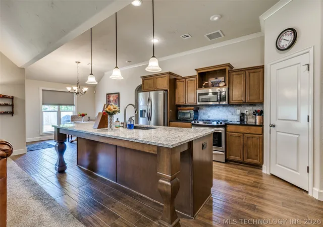 Photo 3 of Sale Pending at 13182 S 90th Eastavenue, Bixby, OK 74008 | MLS# 2615571 | Listing updated on 2026-09-08