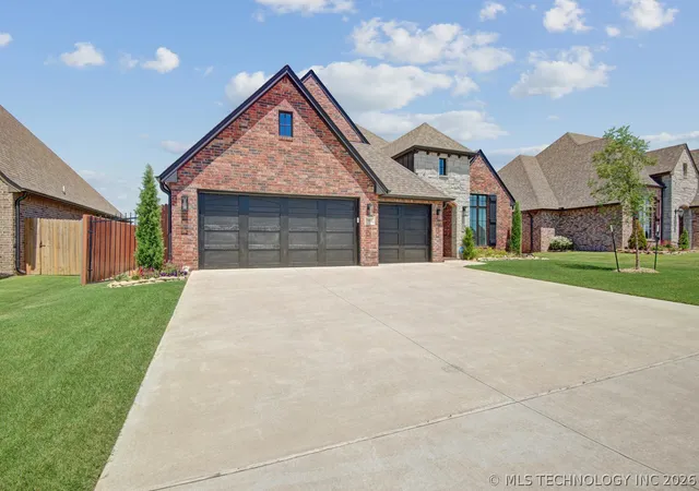 Photo 2 of Single family home for sale at 7905 N 149th Eastavenue, Owasso, OK 74055 | MLS# 2617729 | Listing updated on 2026-09-10