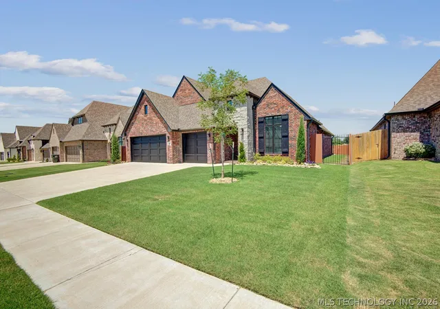 Photo 2 of Single family home for sale at 7905 N 149th Eastavenue, Owasso, OK 74055 | MLS# 2617729 | Listing updated on 2026-09-10