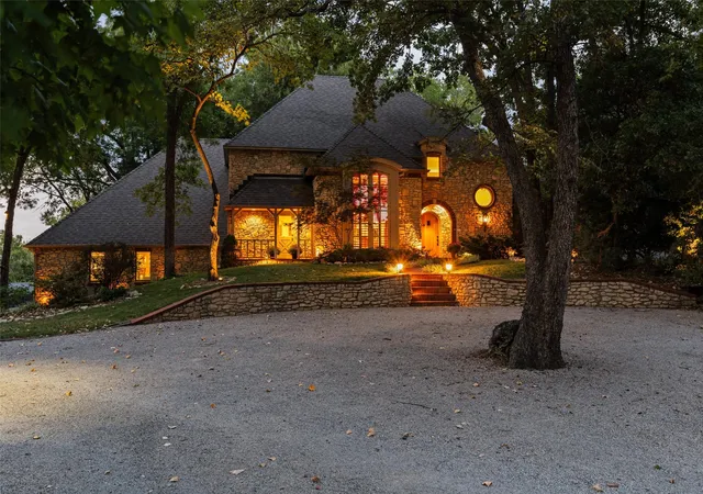Photo 1 of Single family home for sale at 2224 Stonewall Dr, Bartlesville, OK 74006 | MLS# 2614874 | Listing updated on 2026-09-15