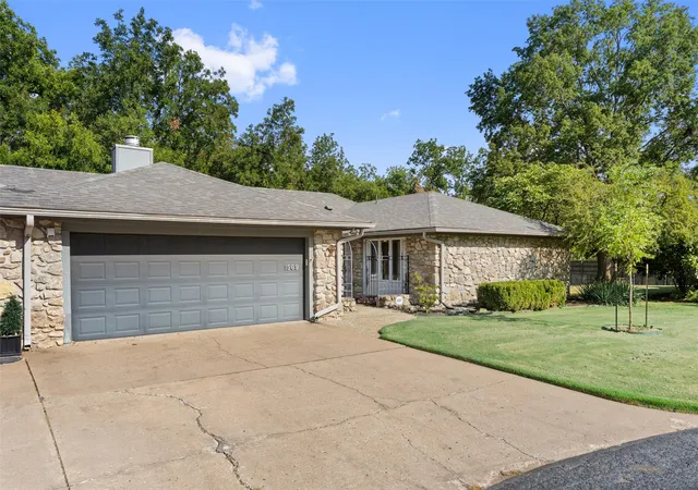 Photo 2 of Sale Pending at 1569 Pecan Pl, Bartlesville, OK 74003 | MLS# 2615567 | Listing updated on 2026-09-06