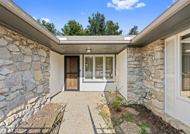 Photo 3 of Sale Pending at 1569 Pecan Pl, Bartlesville, OK 74003 | MLS# 2615567 | Listing updated on 2026-09-06