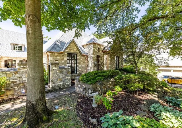 Photo 1 of Sale Pending at 11660 S Hudson Ct, Tulsa, OK 74137 | MLS# 2617964 | Listing updated on 2026-09-04