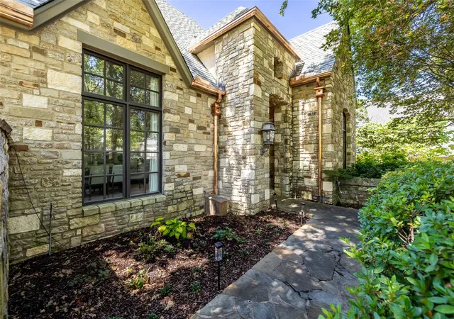 Photo 3 of Sale Pending at 11660 S Hudson Ct, Tulsa, OK 74137 | MLS# 2617964 | Listing updated on 2026-09-04