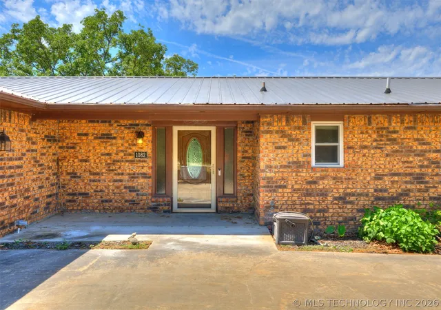 Photo 2 of Single family home for sale at 1082 Gaines Crk Loop, Eufaula, OK 74432 | MLS# 2618206 | Listing updated on 2026-09-09