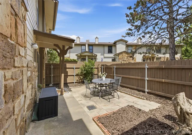 Listing Photo 4 - Condo for sale in building located at 6370 S 80th Eastavenue, Tulsa, OK 74133 - Unit #39L