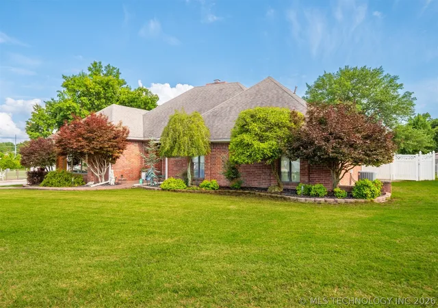 Photo 2 of Single family home for sale at 604 Nelson, Mc Alester, OK 74501 | MLS# 2618150 | Listing updated on 2026-08-30