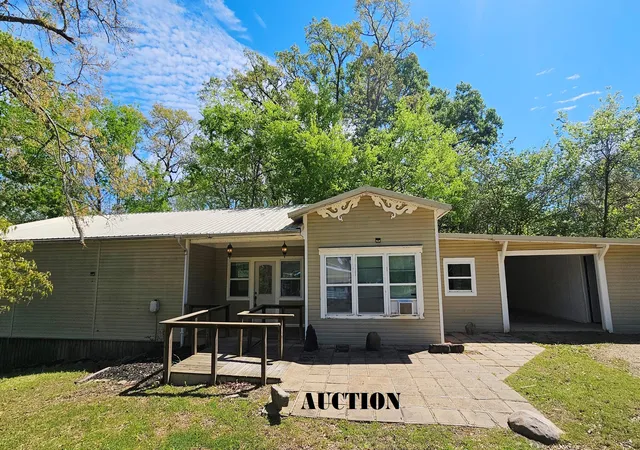 Single family home for sale at 3905 Holiday Acres Dr, Fort Towson, OK 74735 | MLS# 2618226