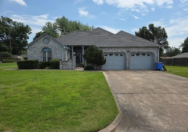 Photo 1 of Sale Pending at 112 Circle Dr, Checotah, OK 74426 | MLS# 2618245 | Listing updated on 2026-09-07