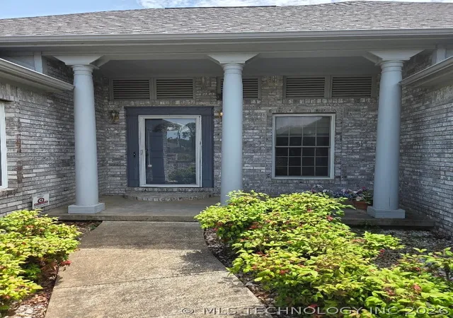 Photo 2 of Sale Pending at 112 Circle Dr, Checotah, OK 74426 | MLS# 2618245 | Listing updated on 2026-09-07
