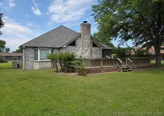Photo 3 of Sale Pending at 112 Circle Dr, Checotah, OK 74426 | MLS# 2618245 | Listing updated on 2026-09-07