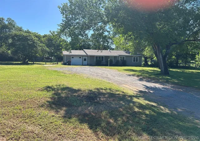 Photo 1 of Single family home for sale at 3600 S Country Clb Rd, Muskogee, OK 74403 | MLS# 2618224 | Listing updated on 2026-09-04