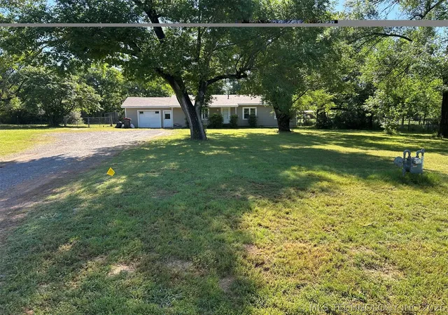 Photo 2 of Single family home for sale at 3600 S Country Clb Rd, Muskogee, OK 74403 | MLS# 2618224 | Listing updated on 2026-09-04