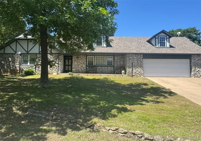 Photo 1 of Single family home for sale at 909 Bayshore Dr, Sand Springs, OK 74063 | MLS# 2618406 | Listing updated on 2026-09-15