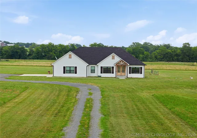 Single family home for sale at 9862 N 49th Street, Wagoner, OK 74467 | MLS# 2618419