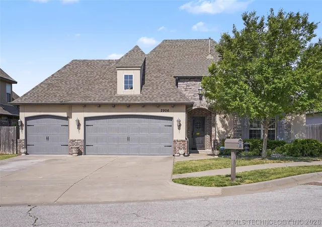 Photo 1 of Sale Pending at 2906 S Kalanchoe Ave, Broken Arrow, OK 74012 | MLS# 2615865 | Listing updated on 2026-08-31