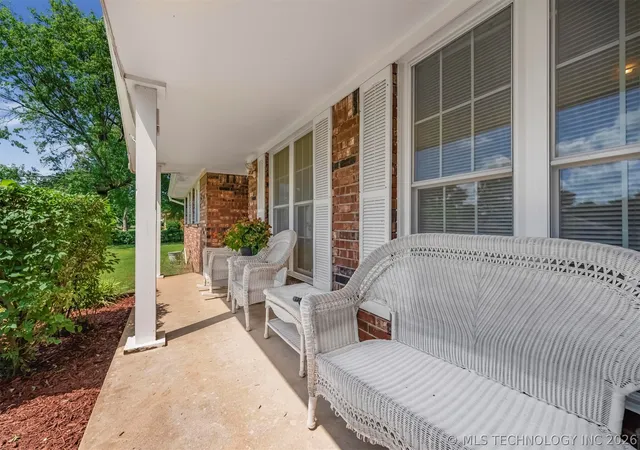 Photo 3 of Sale Pending at 212 N Will Rogers Loop W, Oologah, OK 74053 | MLS# 2618493 | Listing updated on 2026-09-04