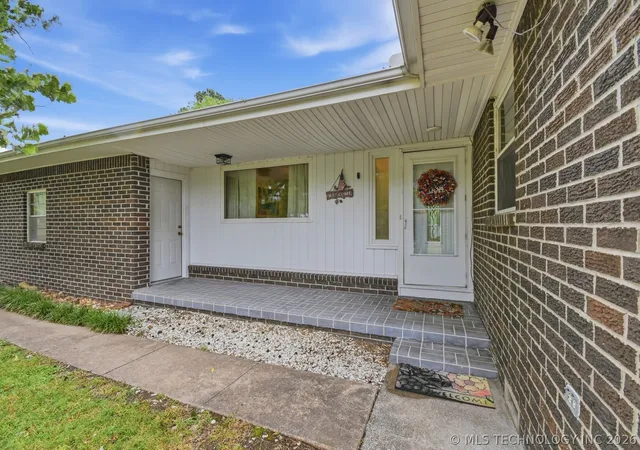 Photo 2 of Sale Pending at 52 Ilma Dr, Bartlesville, OK 74003 | MLS# 2617534 | Listing updated on 2026-08-31