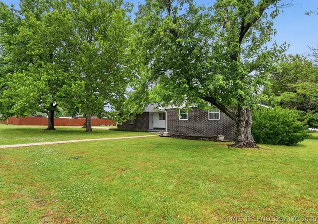 Photo 3 of Sale Pending at 52 Ilma Dr, Bartlesville, OK 74003 | MLS# 2617534 | Listing updated on 2026-08-31