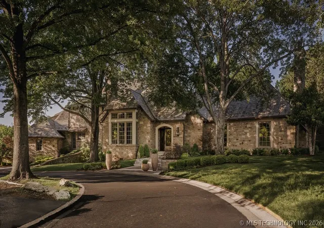 Photo 1 of Single family home for sale at 4011 S Yorktown Pl, Tulsa, OK 74105 | MLS# 2617769 | Listing updated on 2026-09-09