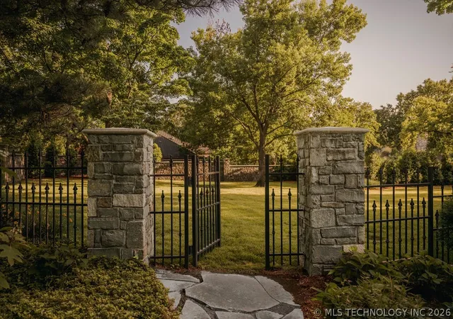 Photo 4 of Single family home for sale at 4011 S Yorktown Pl, Tulsa, OK 74105 | MLS# 2617769 | Listing updated on 2026-09-09