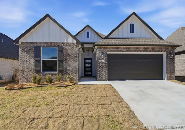 Photo 1 of Single family home for sale at 1218 N Elder Ave, Broken Arrow, OK 74012 | MLS# 2618788 | Listing updated on 2026-10-05